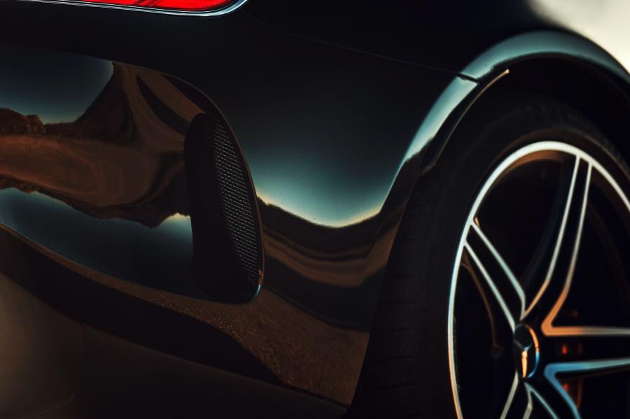 Детали экстерьера Mercedes-AMG GT C (C190) 2017 года  (UK) (фото 15 из 40)